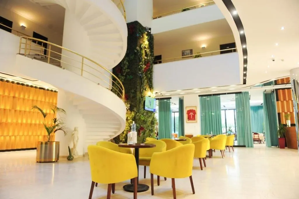 Hotel Leonardo Shkallnur