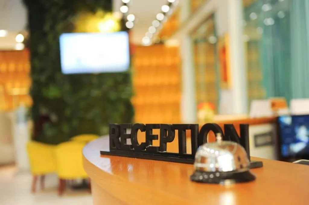 Hotel Leonardo Shkallnur