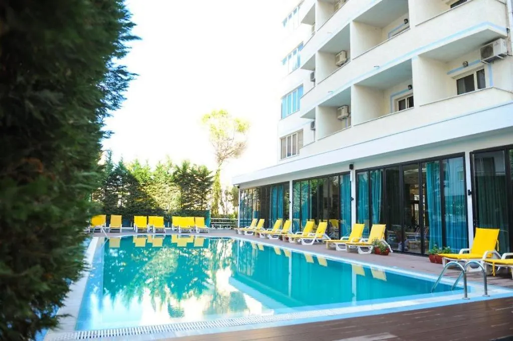Hotel Leonardo Shkallnur