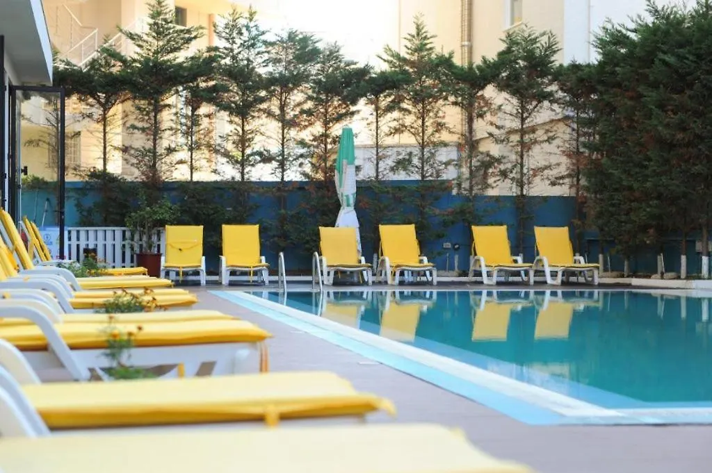 Hotel Leonardo Shkallnur